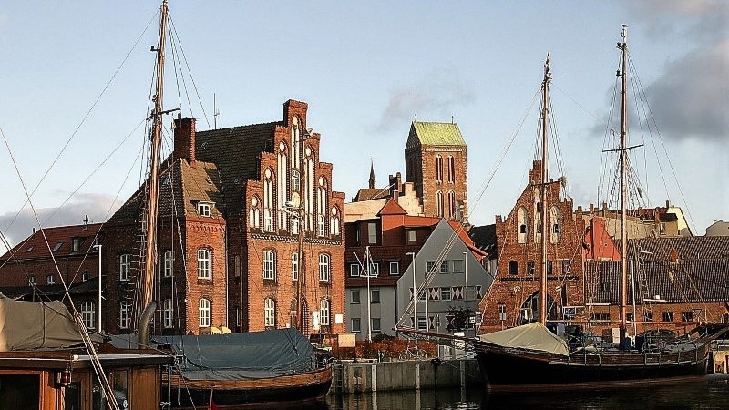 Utflykt till Wismar � Middag i historisk milj�